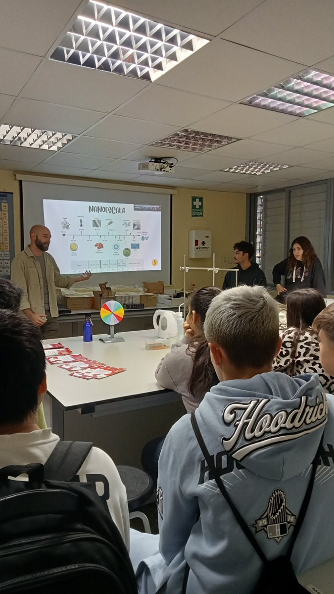 SMS Lab (@smslabnews) on Twitter photo <a href="/SolFdezM/">Sol Fernández Muñoz</a>, <a href="/CarmenHdg/">Carmen Hidalgo Montero</a>, <a href="/Guada_Vega2/">Guadalupe Vega</a>, Pablo S. and Pablo B. have participated in outreach sessions at <a href="/fisicaUS/">Facultad FĂsica US</a> <a href="/unisevilla/">Universidad de Sevilla</a> for #QUIFIBIOMAT introducing solar cells to various high school students. 🧑‍🎓🧑‍🔬 <a href="/SolFdezM/">Sol Fernández Muñoz</a>, <a href="/CarmenHdg/">Carmen Hidalgo Montero</a>, <a href="/Guada_Vega2/">Guadalupe Vega</a>, Pablo S. and Pablo B. have participated in outreach sessions at <a href="/fisicaUS/">Facultad FĂsica US</a> <a href="/unisevilla/">Universidad de Sevilla</a> for #QUIFIBIOMAT introducing solar cells to various high school students. 🧑‍🎓🧑‍🔬
