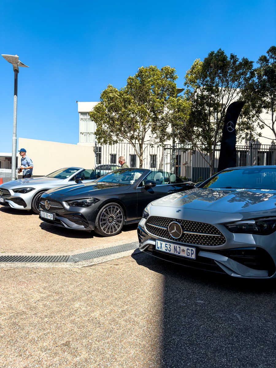 callmesmirk's tweet image. There is just something about a DROPTOP Benz🥵