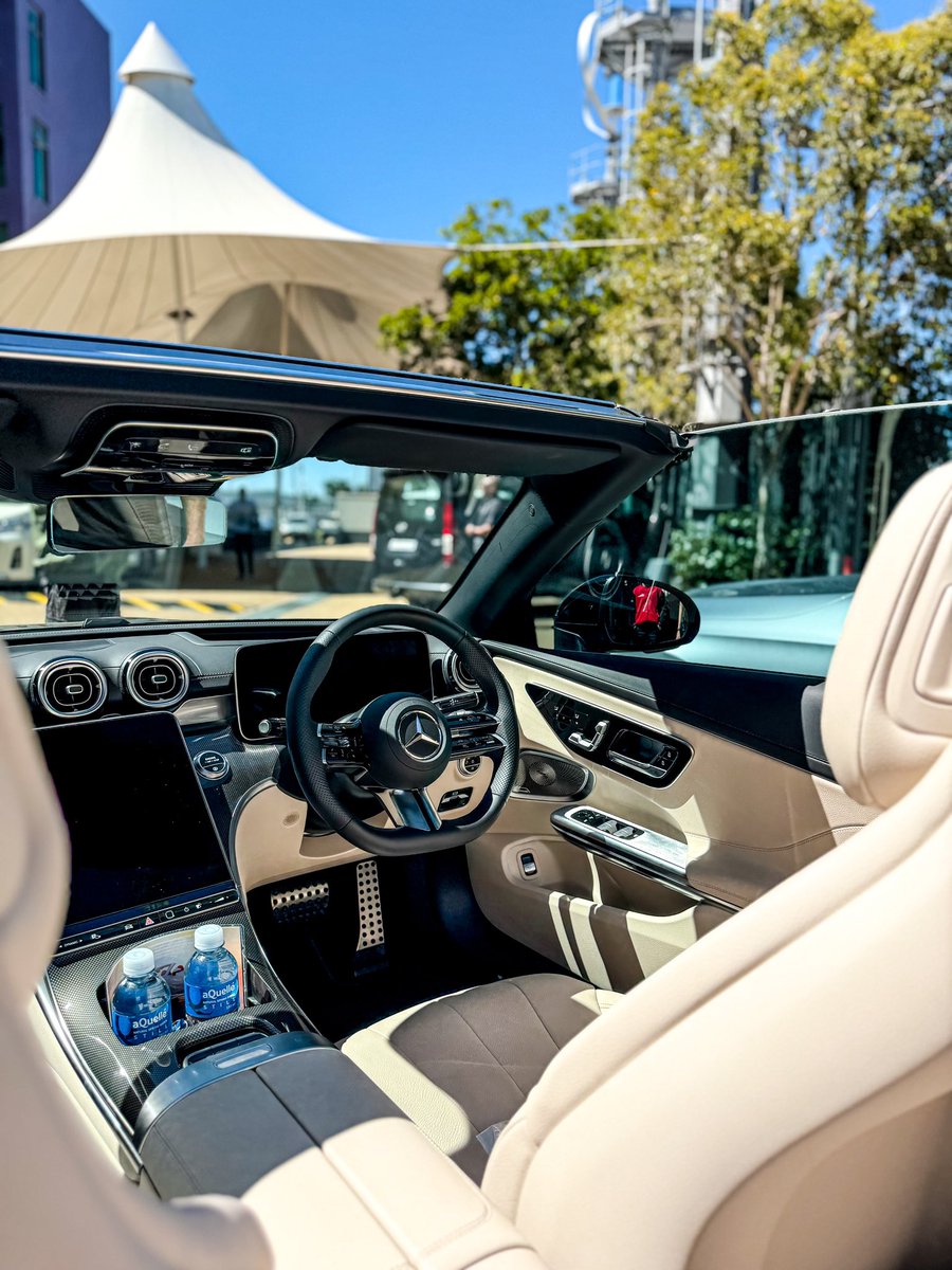callmesmirk's tweet image. There is just something about a DROPTOP Benz🥵