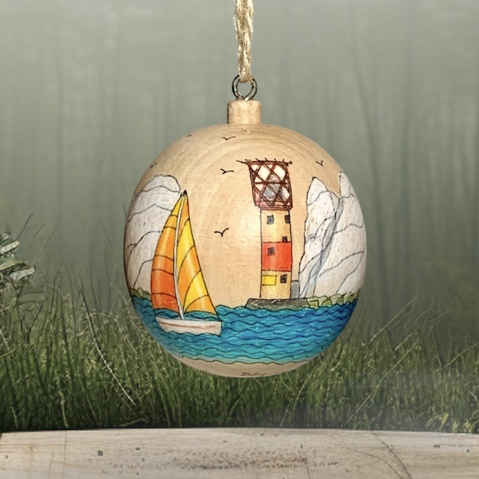 deejavu's tweet photo. Hand-drawn baubles back in stock ✍️ check out my art and gifts at https://t.co/bto2nXL7tD 🎄

#IsleofWight #giftideas #shopindie #IOW #art #CraftBizParty https://t.co/IQN4SN96vE