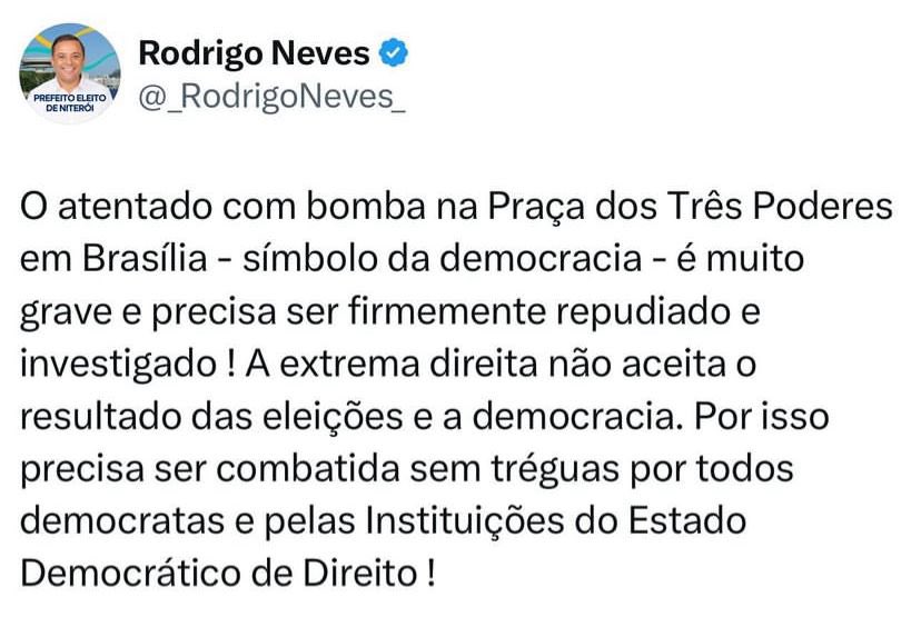 Douglas Gomes (@rjdouglasgomes) on Twitter photo Por favor, alguém avise o <a href="/_RodrigoNeves_/">Rodrigo Neves</a> que o autor do atentado foi candidato a vereador em Rio do Sul (SC) em 2020 pela coligação PL/PDT. PDT é o partido do Rodrigo Neves e <a href="/jairbolsonaro/">Jair M. Bolsonaro</a> só entrou no partido em 2021. Por favor, alguém avise o <a href="/_RodrigoNeves_/">Rodrigo Neves</a> que o autor do atentado foi candidato a vereador em Rio do Sul (SC) em 2020 pela coligação PL/PDT. PDT é o partido do Rodrigo Neves e <a href="/jairbolsonaro/">Jair M. Bolsonaro</a> só entrou no partido em 2021.