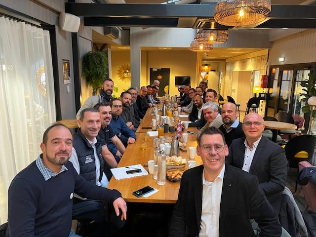 [LIVE ☕] Ce matin avait lieu un petit-déjeuner Atlansun à La Roche-sur-Yon ! Merci au 30 participants pour ce moment de convivialité autour du #solaire !

Prochain petit-déjeuner : 19 novembre au Mans 

Inscrivez-vous dès à présent 👉 swll.to/rKJTi