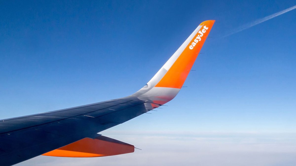 CoDerryAirport's tweet photo. 🔶⬇️ORANGE DROP⬇️🔶
Until 11pm tomorrow, save up to 10% on @easyJet flights and city break packages to #Edinburgh and #Liverpool.🥳
👉https://t.co/eYY6emg9PR
#CityofDerryAirport #easyJet #OrangeDrop https://t.co/2Tf4hirvrU