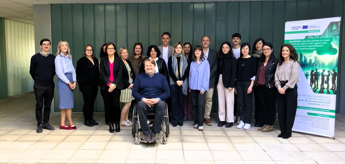 InvestExt's tweet photo. Una delegación internacional, con representantes de diferentes países europeos, visita Extremadura para conocer políticas públicas que impulsen la atracción y retención de talento la I+D📲
🔗https://t.co/MtshPYOT61
#TalentoExtremeño #InvestInExtremadura #ExtremelyEfficient https://t.co/FHPVT2teNj