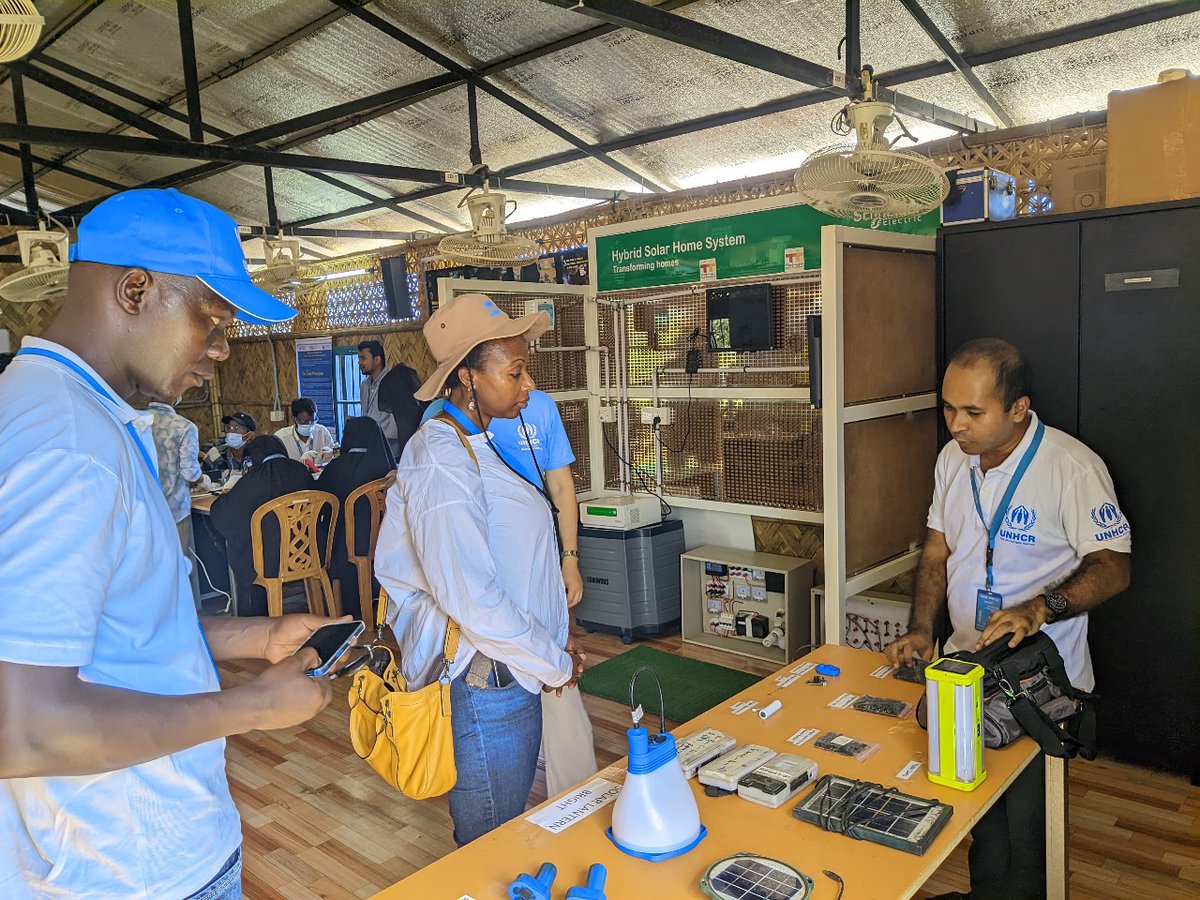 Juliette Murekeyisoni (@joujouliett) on Twitter photo I was inspired to see young men & women refugees use skills learned in the camps to repair electronic items🪛 a livelihood initiative promoting green thinking + environmental conservation. 
Empowering refugees through green innovation = key to a better future for all 🌱 
#COP29 I was inspired to see young men & women refugees use skills learned in the camps to repair electronic items🪛 a livelihood initiative promoting green thinking + environmental conservation. 
Empowering refugees through green innovation = key to a better future for all 🌱 
#COP29