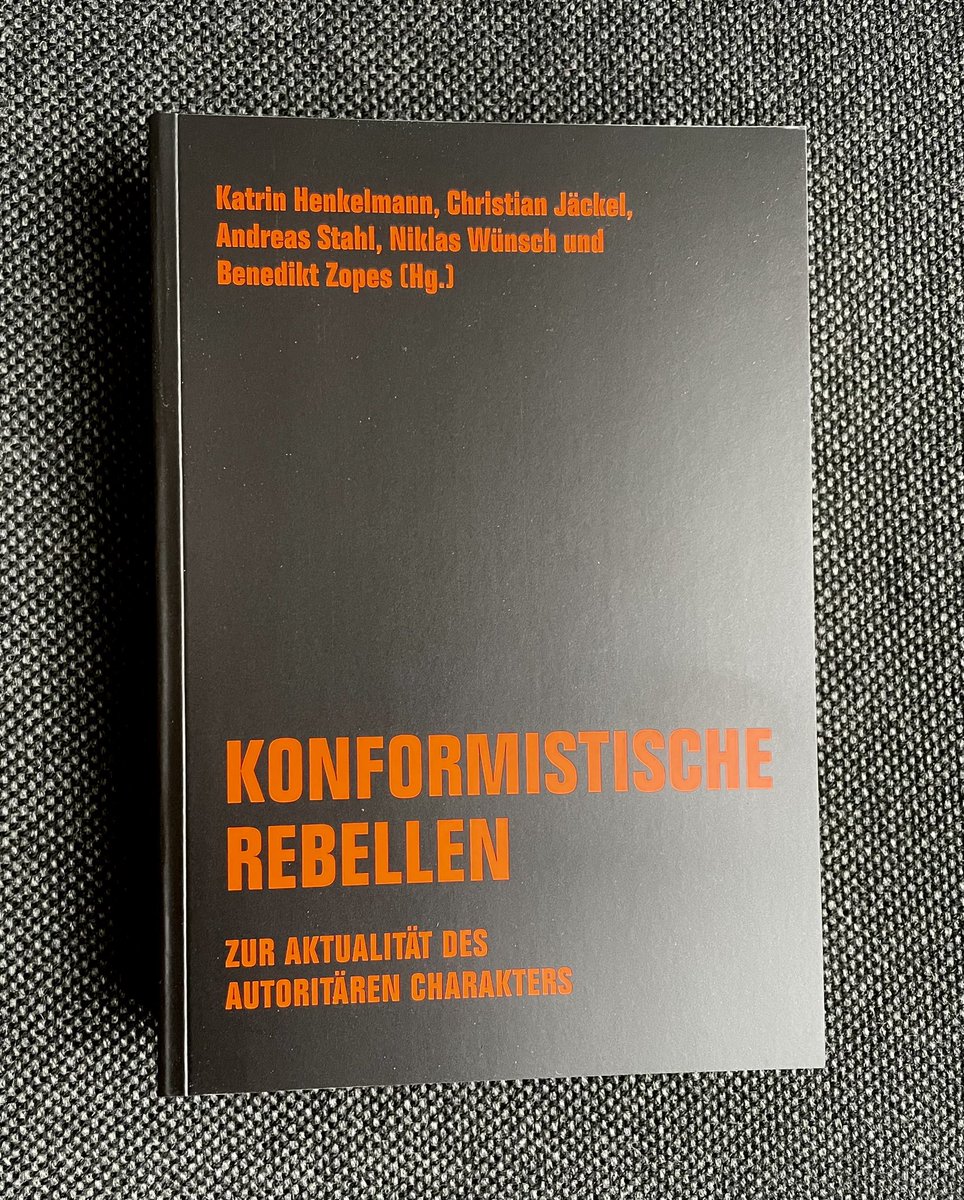 Als Begleitlektüre zur Leipziger Autoritarismus-Studie 2024 empfehlen wir: „Konformistische Rebellen. Zur Aktualität des autoritären Charakters“, hg. v. Christian Jäckel, Katrin Henkelmann, Andreas Stahl, Niklas Wünsch, Benedikt Zopes.
Leseprobe: verbrecherverlag.de/shop/konformis…