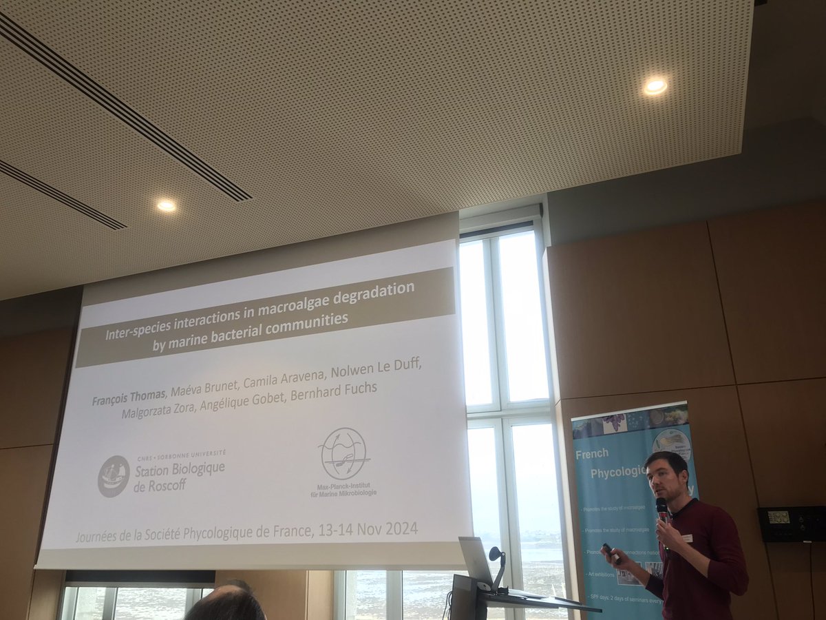 Présentation sur la coopération bactérienne pour dégrader les macroalgues par François Thomas #JSPF2024 <a href="/SBRoscoff/">Station Biologique de Roscoff</a>