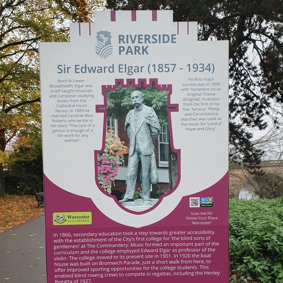A fab week with 2 different student groups: Music Therapy at Guildhall School of Music &amp; Drama &amp; the Paramedic Society at University of Worcester. Delivering HCPC session: "Becoming A Health &amp; Care Professional", always a privilege to meet students! And I ran into Edward Elgar!
