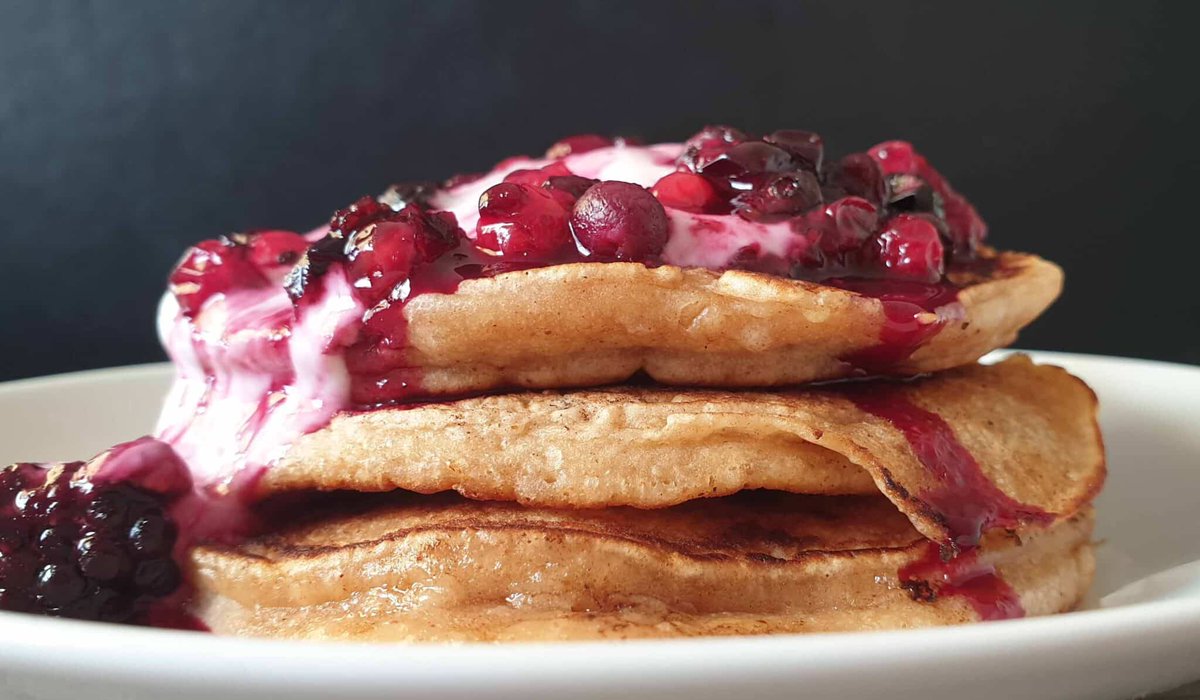 PepperScale's tweet image. Spice up your breakfast with our spiced pancakes topped with berries! 🌶️  A delicious twist the whole family will love. There&apos;s a subtle heat and so much berry goodness:)

Get the recipe here: pepperscale.com/spiced-pancake…

#SpicyBreakfast #PancakeLove #Pancakes #Recipe