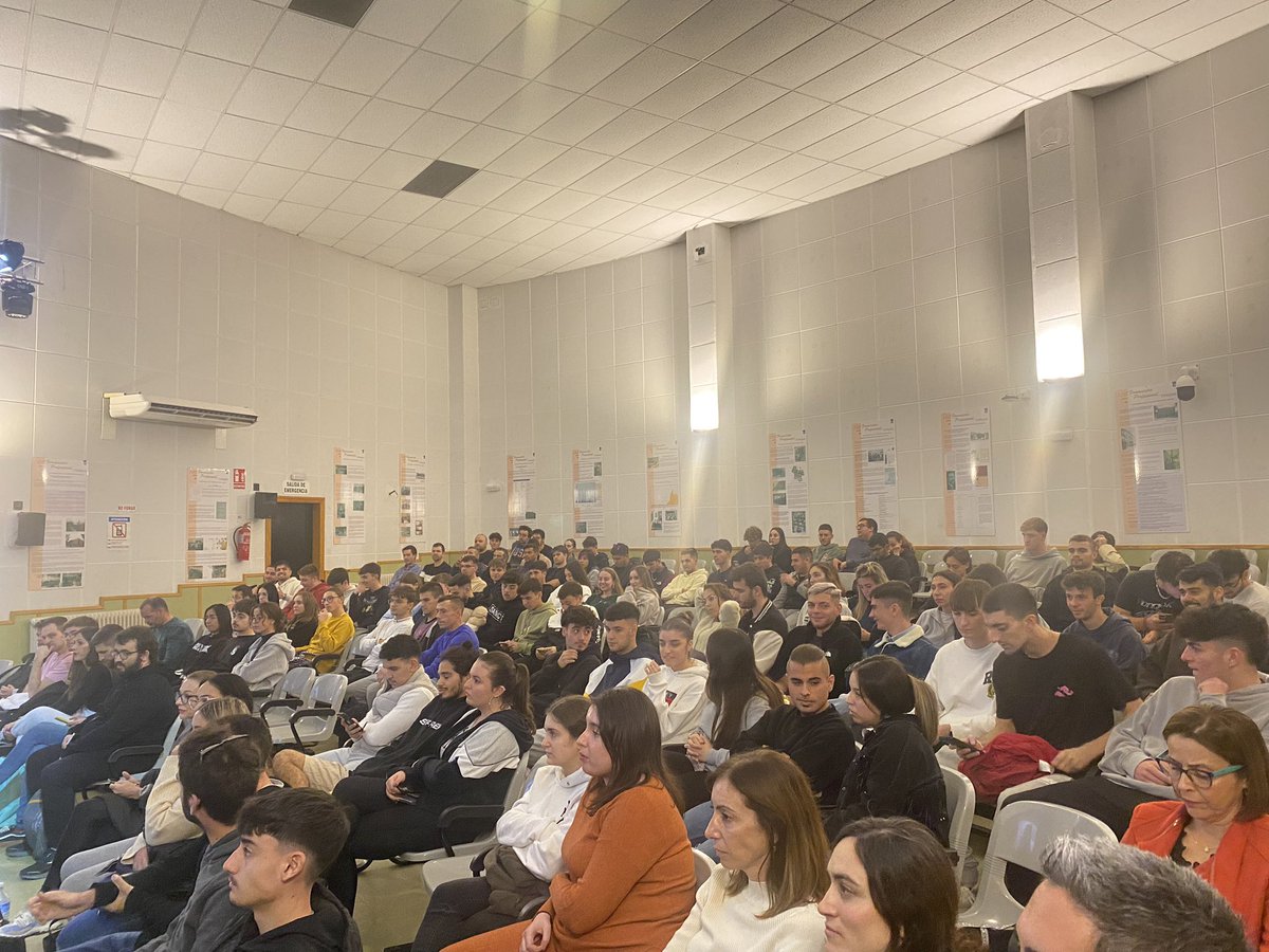 Conferencia "SGS: Multinacional de ensayos, inspección y certificación."
PONENTES:
• D. Antonio Benito Sánchez, Director de la delegación de la Región de Murcia.
CONTENIDO:
• Historia de la empresa, sus servicios y clientes y las carreras profesionales
a desarrollar en ella.