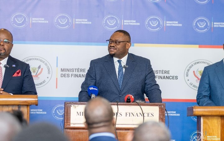 reporter243's tweet photo. Programmes RDC-FMI: « Ce programme témoigne de la volonté ferme du président Félix Tshisekedi de conduire la RDC vers une gouvernance responsable » – https://t.co/WKKq5CfnIG
https://t.co/7ynyzHWps3 https://t.co/lFAyyRxdiB