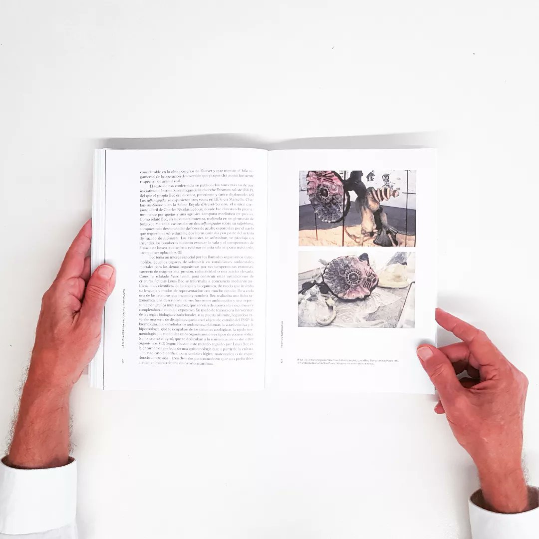 NEWS! "La nueva pérdida del centro", con edición a cargo de Fernando Quesada, ya está disponible en edicionesasimetricas.com