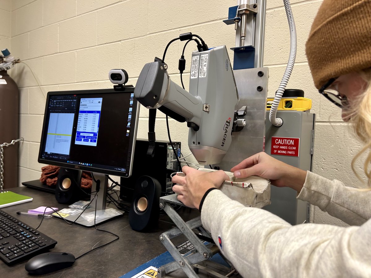 WMU_CAS's tweet image. Real research, real impact. Dr. Stephen Kaczmarek's students are conducting new research on Michigan rock cores as part of larger, ongoing study on carbon sequestration. 🌎

Read more here: bit.ly/3CorZWa