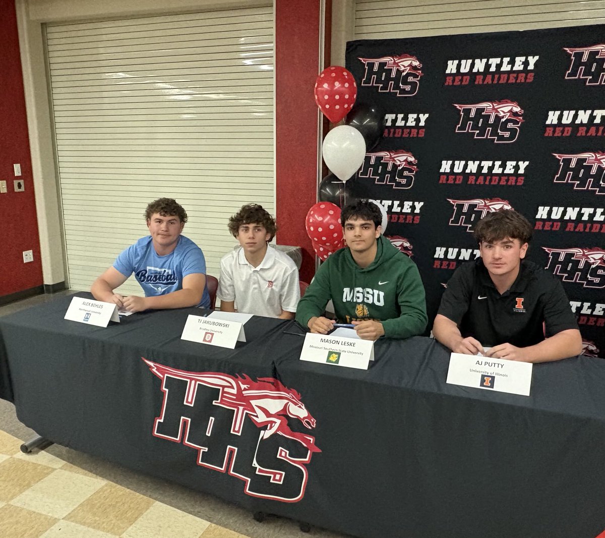 Congratulations to our HHS Baseball commits.  Your teammates and coaching staff are proud of you and you will do great things at the next level

Alex Behles - Northwood U
TJ Jakubowski - Bradley U
Mason Leske - Missouri Southern State U
AJ Putty - University of Illinois