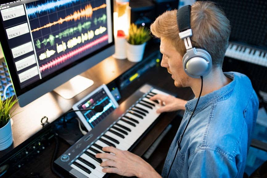 hypebot's tweet image. How Tech can Prioritize the needs of Creators ow.ly/jl6z50U76uQ #TechForCreators #CreatorEconomy #ContentCreation #DigitalCreators #musicmarketing