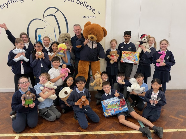 Thank you to pupils &amp; staff at St Roberts Catholic Primary School for inviting us to see its Mini Vinnies Toy Sale in action. The children were thrilled to meet Ted. They raised £283.65 to support our beds for children scheme for local children who don’t have a bed of their own.