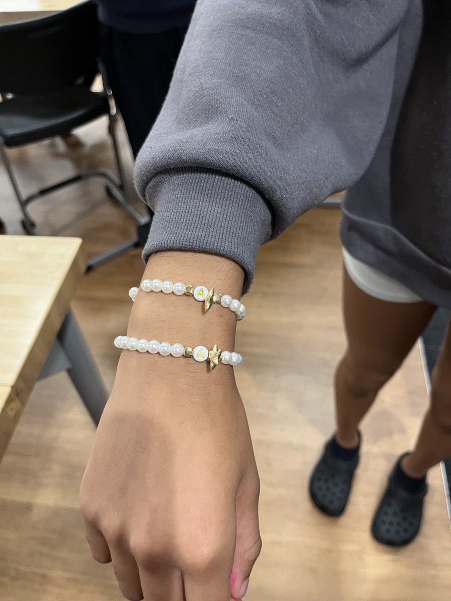 Gratitude bracelet making has been a hit in the maker space this month. We’ve been channeling our inner Swifties and coming up with wonderful creations to remind us what we’re thankful for. 

<a href="/FJHChargers/">Fishers Junior High</a> #fjhlibrary #fjhmakerspace #gratitude