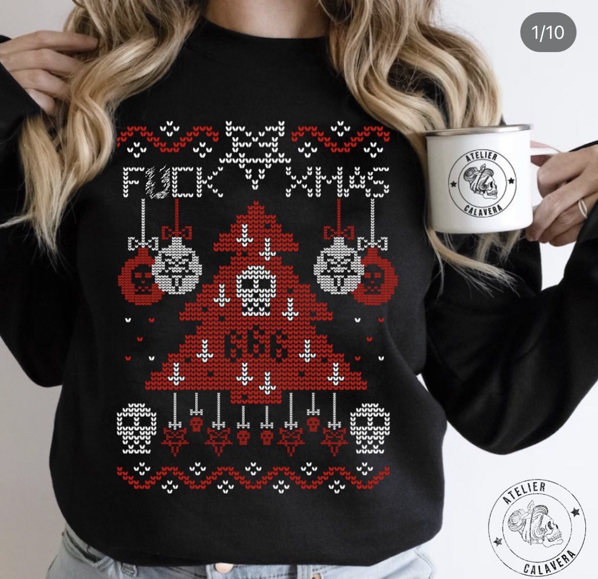 Por qué la gente dice que si soy ateo o satanico? 

Los sacos que me compro: