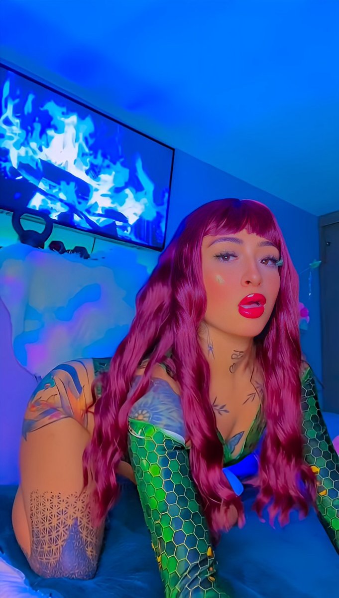 nathallyrouse's tweet photo. May I swim among your thoughts? 💚🌊

#sea #redhair #nsfwtwtًً #nsfwposts #JuevesDeTentación #JuevesDeSeducción https://t.co/RRqbkhRmB2