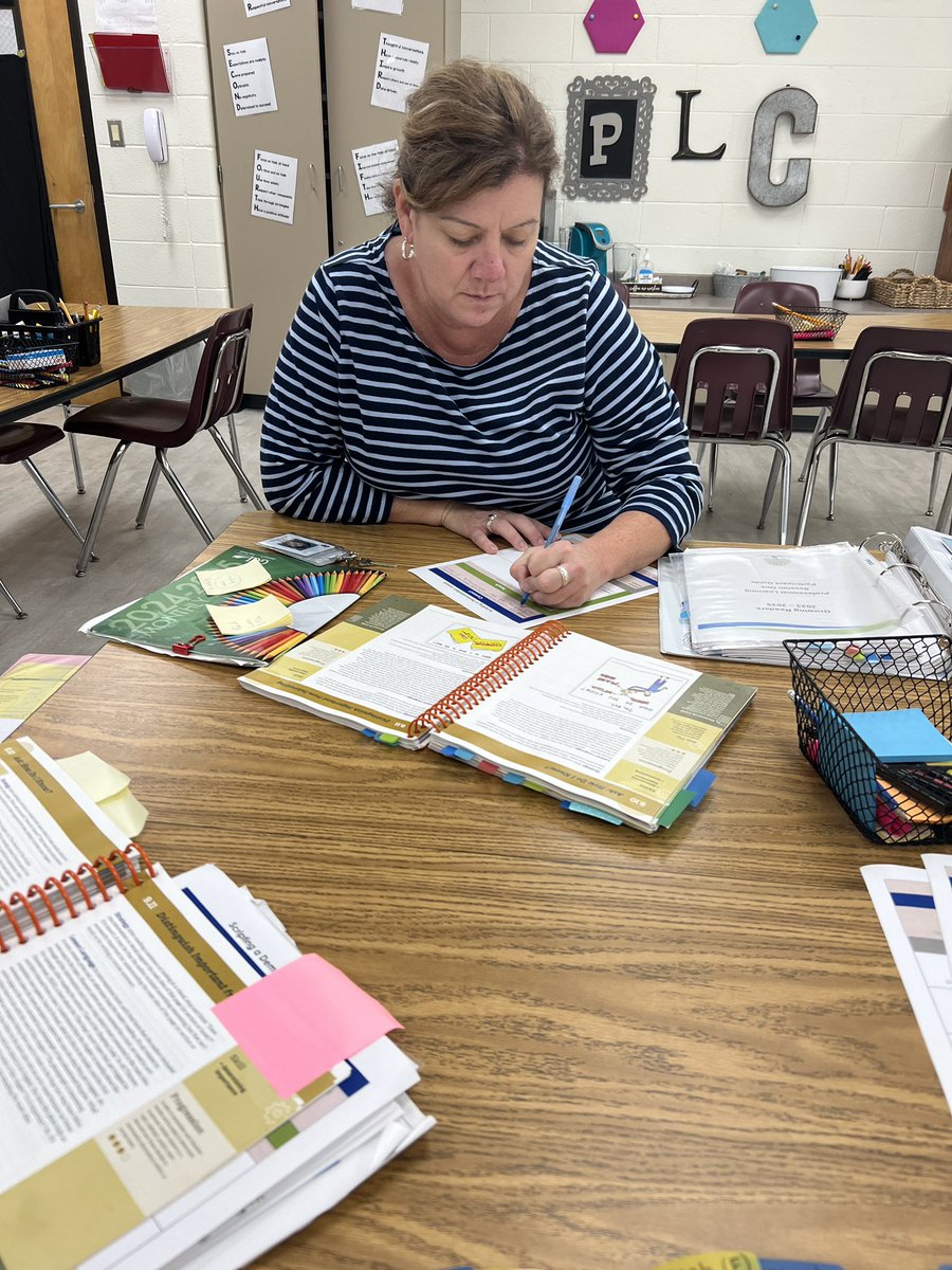 NicoleMoneyham's tweet photo. Co-Planning comprehension based small (strategy) groups with the teachers at Liberty ES @CherokeeSchools @GrowingRdrsGA @GOSA_GA #GaGrowsReaders https://t.co/uD0AZTthUo
