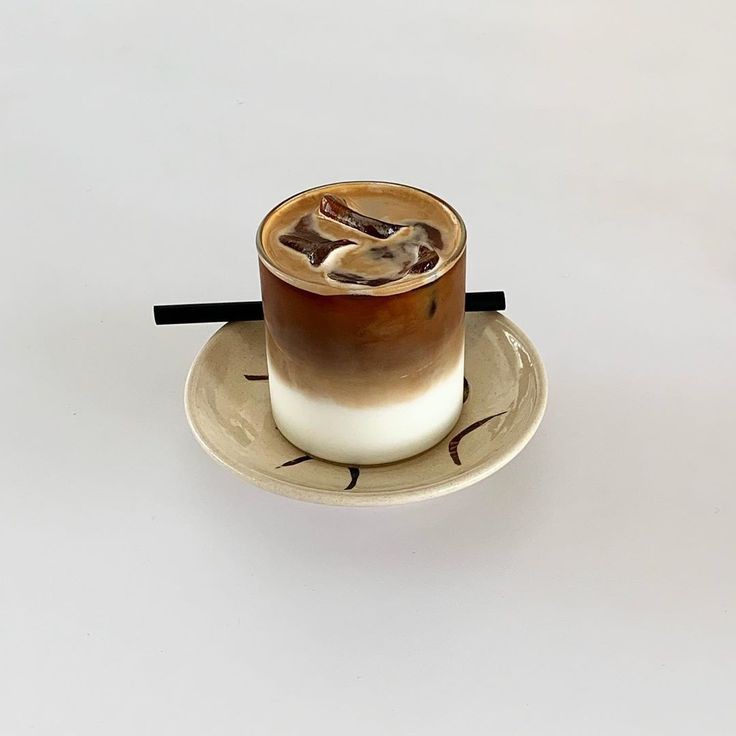 ComunaCafe's tweet photo. ⠀⠀   

 ⠀⠀     ×  𝗖𝗈𝗆𝖻𝗈 𝗘𝗇𝗀𝖾𝗅𝗌  ×

  ⌗ 𝗣𝖺𝗋𝖺: @loboroqueclub
  ⌗ 𝗗𝖾: 🧛🏻

  ⌗ 𝙍𝘦𝘤𝘢𝘥𝘰: "está conseguindo fazer suas aulas de russo? não o vejo desde aquela noite."

— 🌀 https://t.co/v1BiCVkBQd