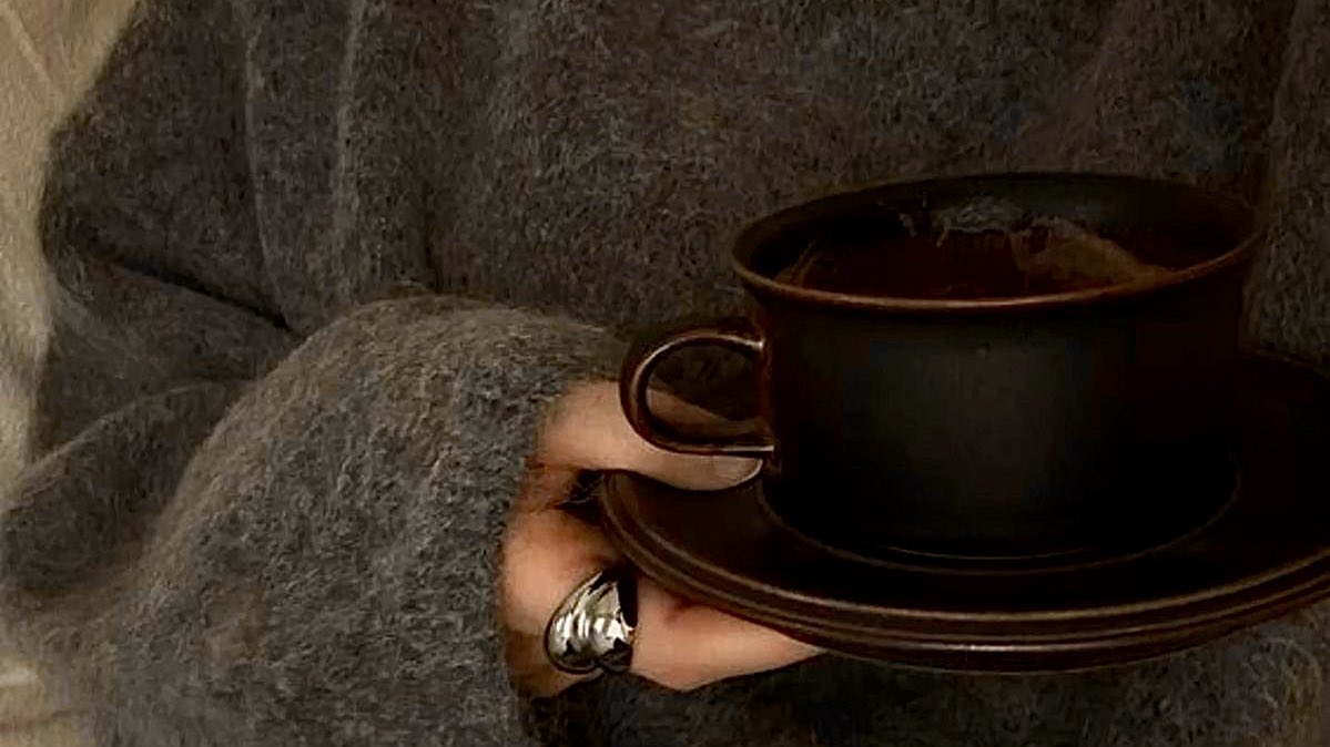malusokay's tweet photo. art, literature, and coffee. <3 https://t.co/xfQnFWjxgy