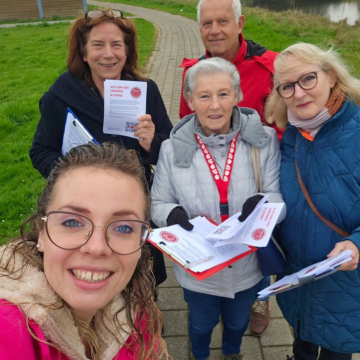 Jonge ouders en de SP hebben samen het initiatief genomen om het stadsbestuur op te roepen gratis luiercontainers neer te zetten.  💩

Jij vind toch ook dat we hoge kosten en milieuvervuiling moeten voorkomen? 

Teken hier! 👇
zutphen.sp.nl/form/actie-voo…