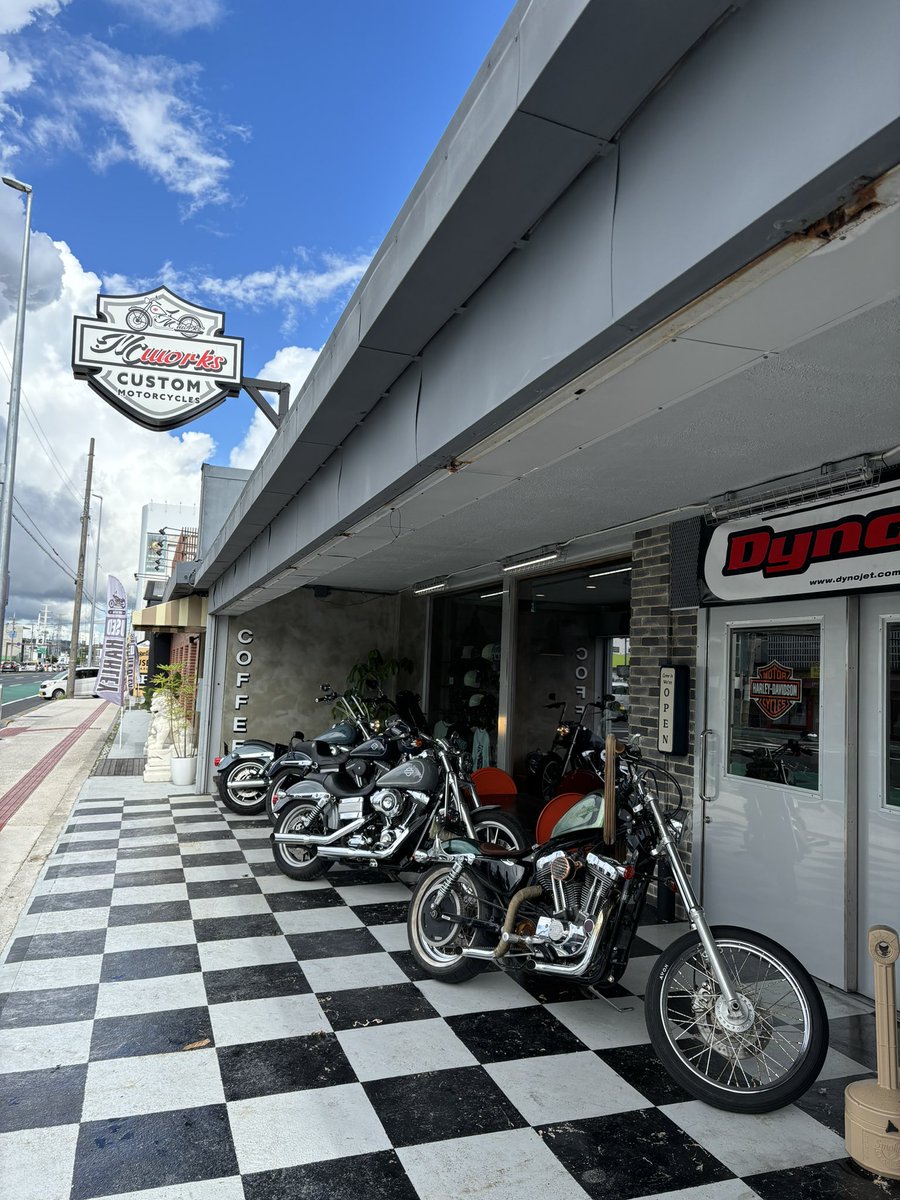 72___tak_'s tweet photo. そろそろ沖縄でバイク仲間欲しいな〜
なんなら恋人も欲しいな〜とか思い出したら
バッテリーはあがるし、当然出会いもない、、、仕事もだいきらい🙂
生きててえらい https://t.co/fDt3lFyE22
