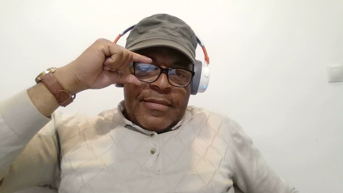 OyonoEseng's tweet photo. Teodoro Obiang Nguema Mbasogo, #DIMISIÓN !! https://t.co/uvuWsgr1kv