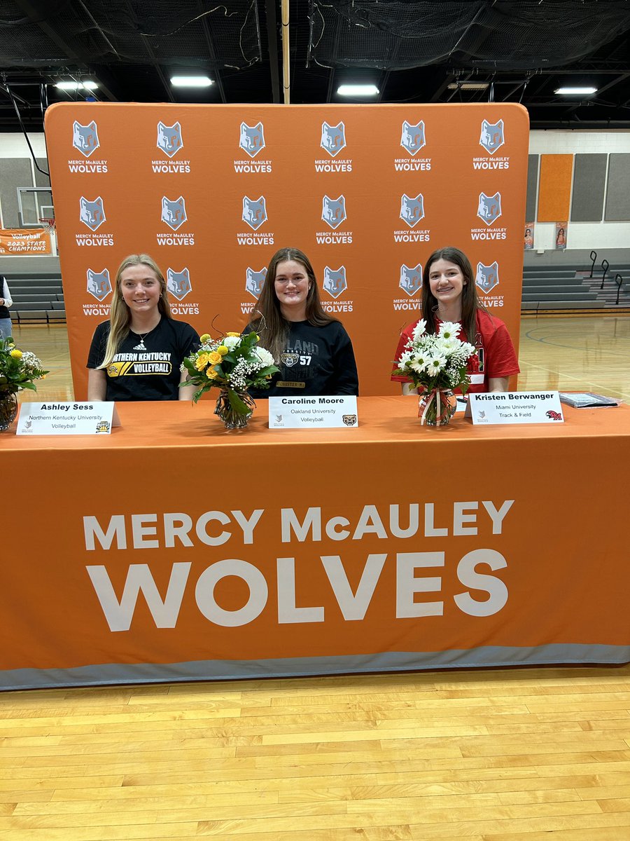 Congratulations to these student athletes who signed National Letters of Intent to continue their athletic careers at the collegiate level! mercymcauley.org/about-us/nes/n…  <a href="/mlaughman/">Melanie Laughman</a> <a href="/MikeDyer/">Mike Dyer</a>