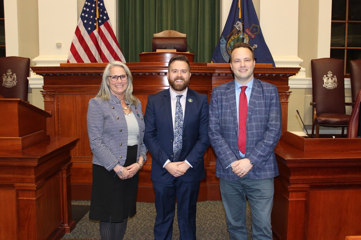Yesterday, we nominated @SpeakerFecteau to again serve as Speaker of the House for the 132nd Legislature! We also nominated Rep. Matt Moonen as Majority Leader and Rep. Lori Gramlich as Assistant Majority Leader.

We’re ready to get to work for the people of Maine.

#mepolitics