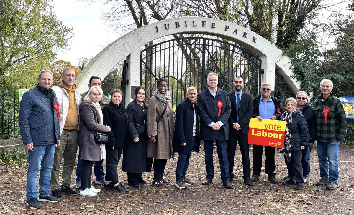 Ian Barnes (@ianbarnes2001) on Twitter photo Many thanks to the Mayor of London <a href="/SadiqKhan/">Sadiq Khan</a> for joining us in Jubilee ward in Enfield.
If you are a resident and would like to get in touch to talk about local issues, you can find the contact details here👉labourinenfield.org
🗳️ Vote Labour in Jubilee on November 28 Many thanks to the Mayor of London <a href="/SadiqKhan/">Sadiq Khan</a> for joining us in Jubilee ward in Enfield.
If you are a resident and would like to get in touch to talk about local issues, you can find the contact details here👉labourinenfield.org
🗳️ Vote Labour in Jubilee on November 28