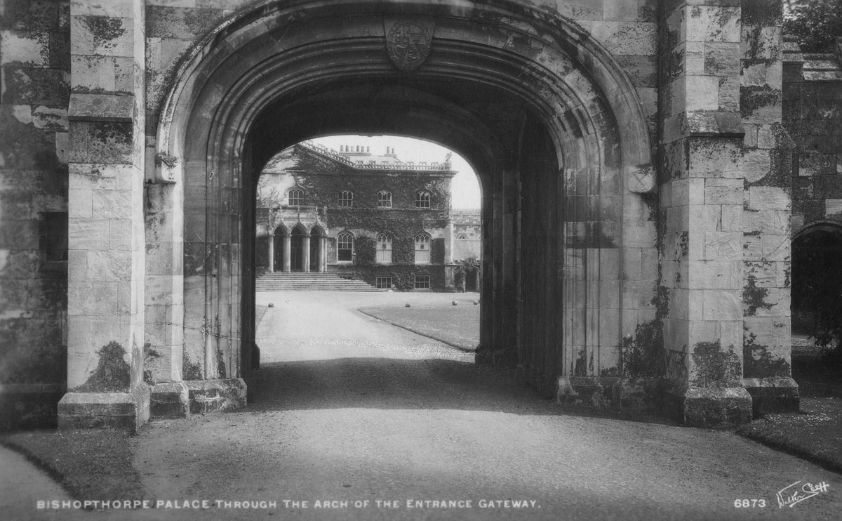 YorkArchivesUK's tweet photo. 5. Bishopthorpe Palace viewed through the entrance gateway, c.1900. The gateway was designed by Thomas Atkinson in 1763 in the gothic style and was probably built largely from materials removed from Cawood Castle. https://t.co/iyPufNOi6C