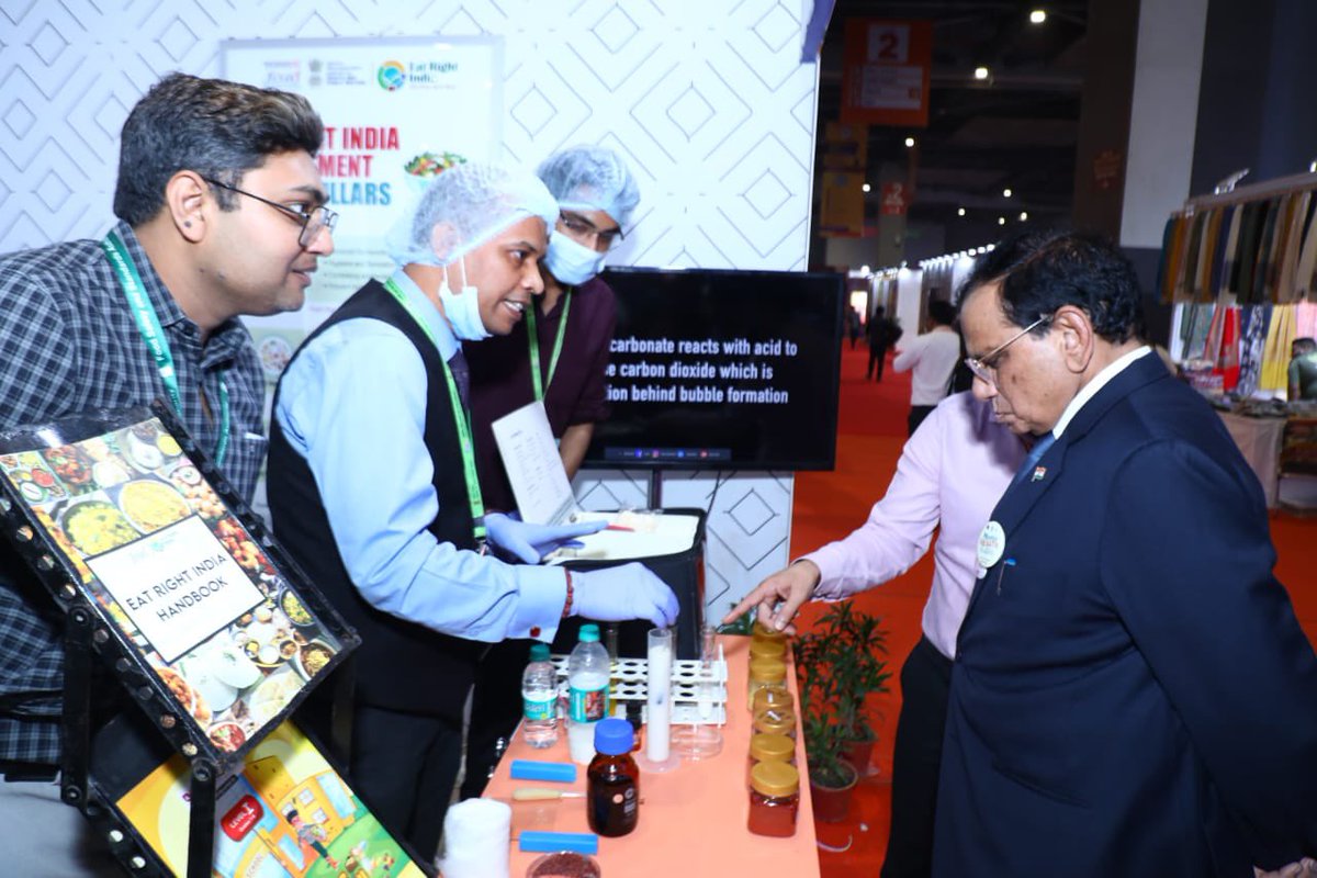 fssaiindia's tweet photo. Dr. V.K. Paul, Member (Health), NITI Aayog inaugurated the #OneHealth Pavilion at #IITF2024 and visited the #FSSAI stall, along with Sh. U S Dhyani, ED, FSSAI.
Dr. Paul demonstrated #Dartbook, while appreciating the adulteration awareness initiative. @MoHFW_INDIA #FSSAI@IITF https://t.co/6rwjiclhYL