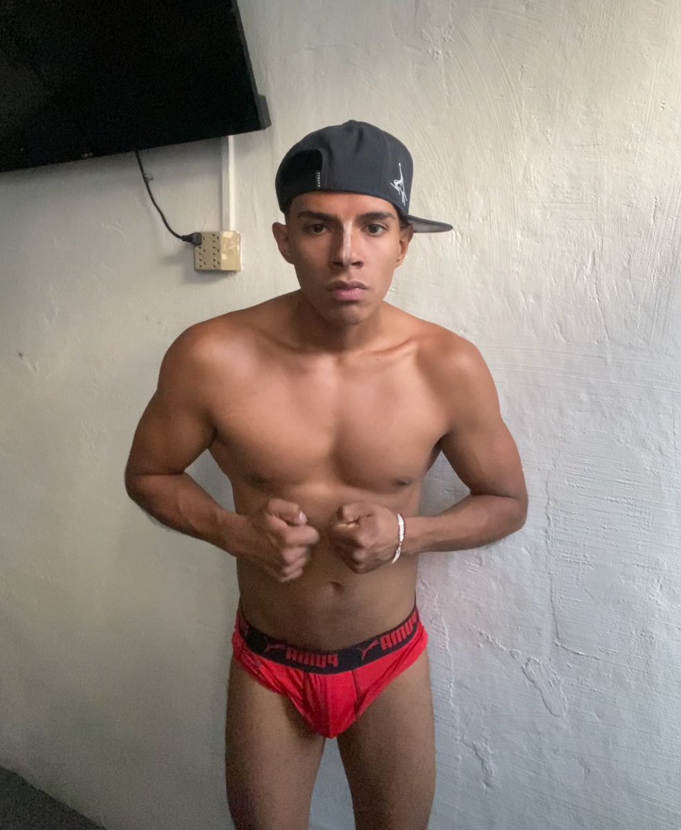 alextwink tweet media