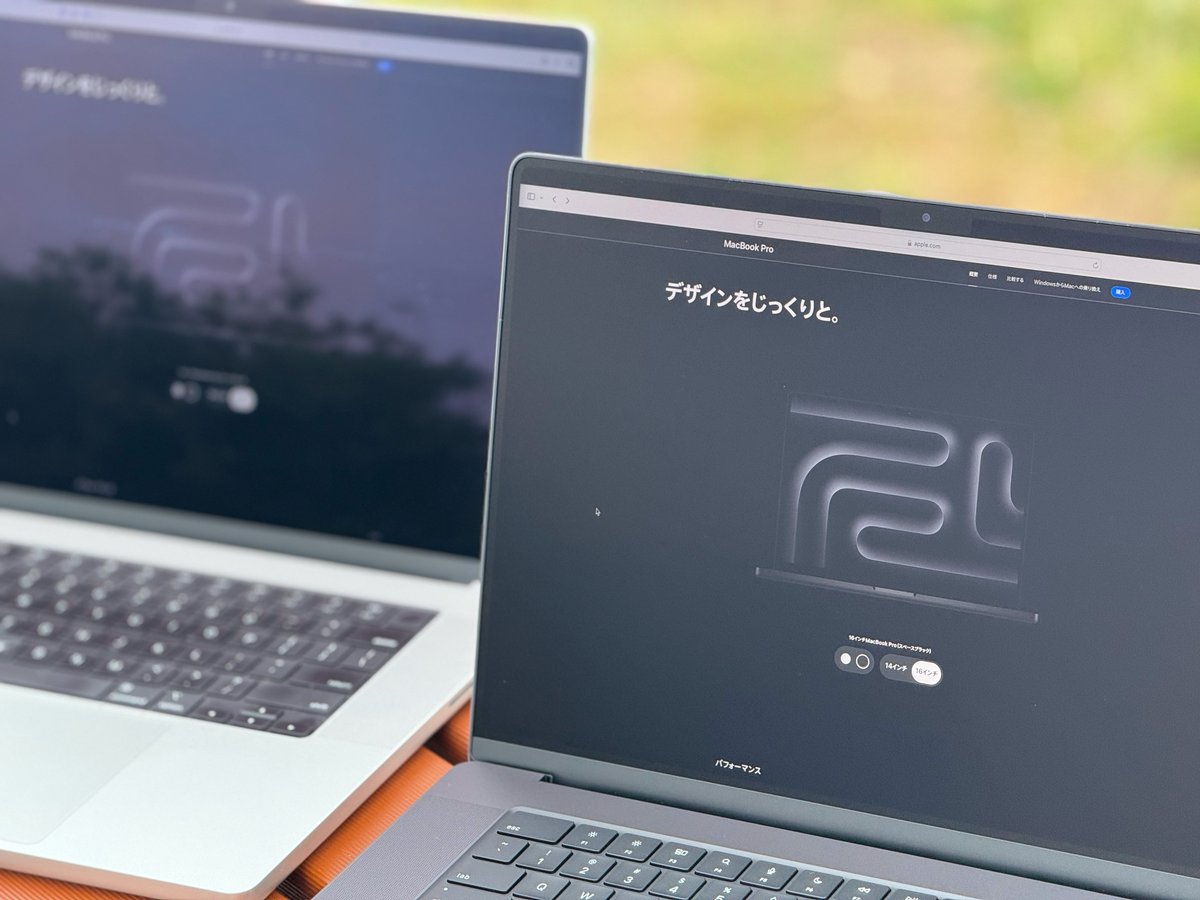 isaolink's tweet image. 近くの講演にM4Max MacBookPro16(黒)とM1Max MacBook Pro16(銀)を引っ張り出して比較してみました。

一番目につくのはNano-textureディスプレイと標準ディスプレイの違い。曇天でもこんなに違うなんて想像以上の驚きです。

#MacBookPro16
#MacBookPro
#M4Max
#Nanotexture
#4TB
#128GB
#Apple
#Mac