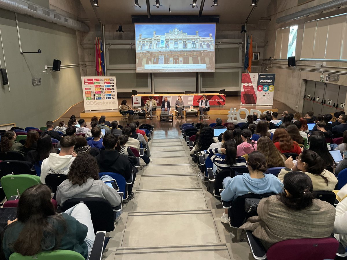 Catedra_RSC's tweet photo. MESA REDONDA | 🟧 @UmuODSesiones #ODS12 en la @UMU.
➡️ ‘La #EconomíaCircular como oportunidad de negocio’.
🗣️ @EMUASA_Clientes, #HTBA y #RNC explican cómo apuestan por la circularidad, la #RSC y la sostenibilidad.
✅Modera: José M. Mtnz Paz (@Catedra_RSC).
📍@EconomicasUMU. https://t.co/MyDD2lAGc3