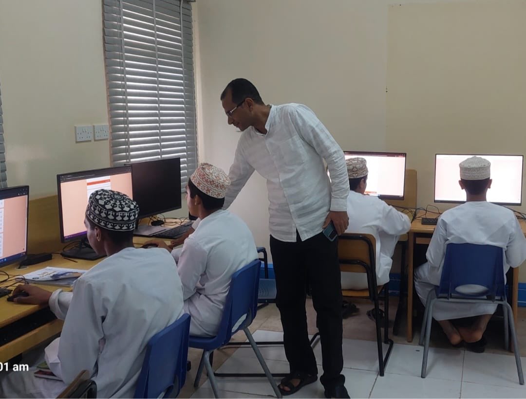 نظمت مجموعه العلوم التصفيات التمهيديه لمبادره تحدي العلوم الفيزيائيه حيث تهدف هذه المبادره الي رفع التحصيل الدراسي لطلاب الصف التاسع في اساسيات العلوم والعلاقات الرياضيه
#تعليمية_الداخلية
#التحول_الرقمي