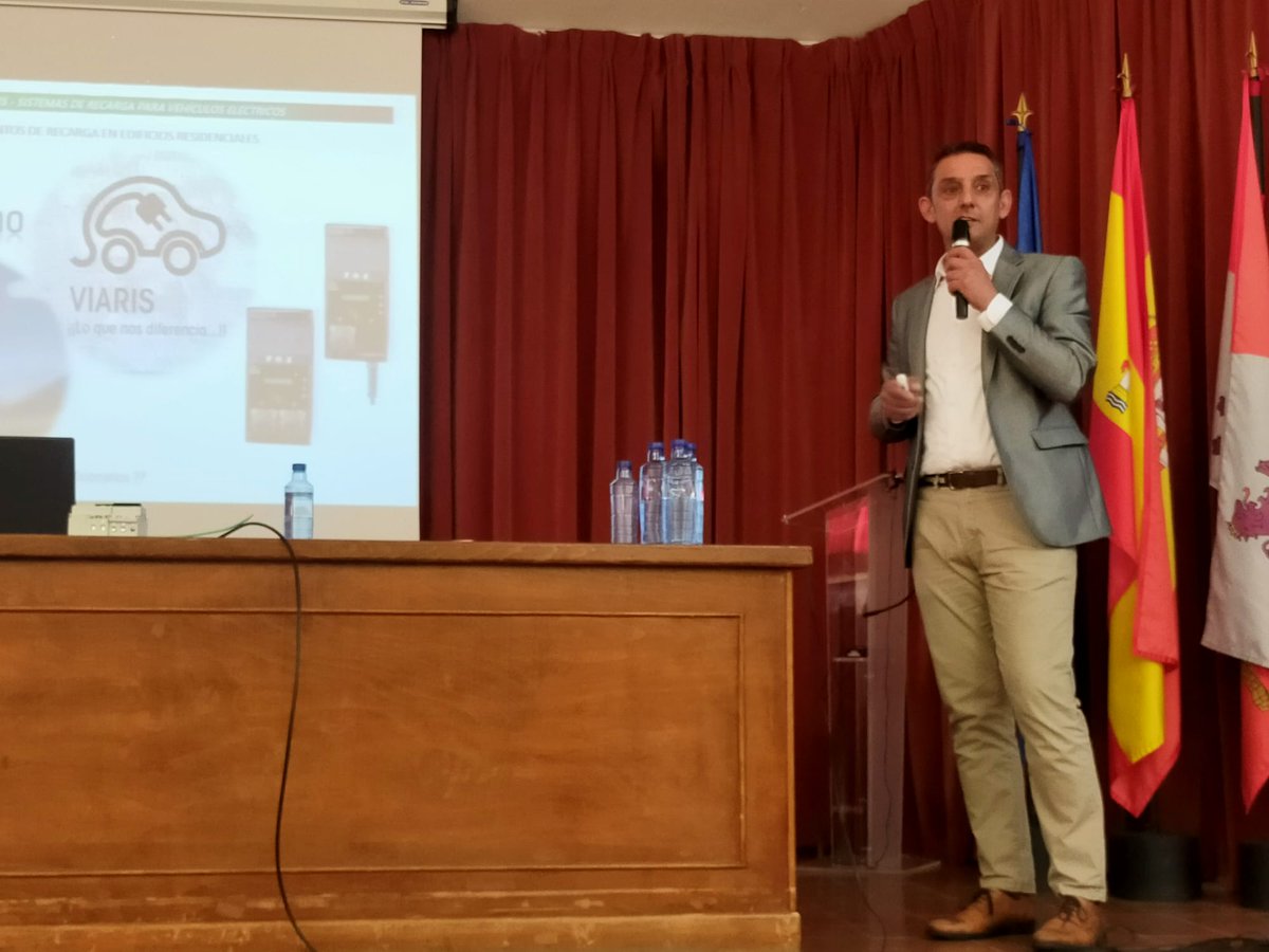 prevencionjcyl's tweet image. #FórmatePRL
JT &quot;Riesgos eléctricos nuevas tecnologías&quot; #electrotec
Zamora 14/11/24

Soluciones inteligentes para la recarga de vehículos eléctricos
Raúl Paredes
Departamento de Formación de ORBIS