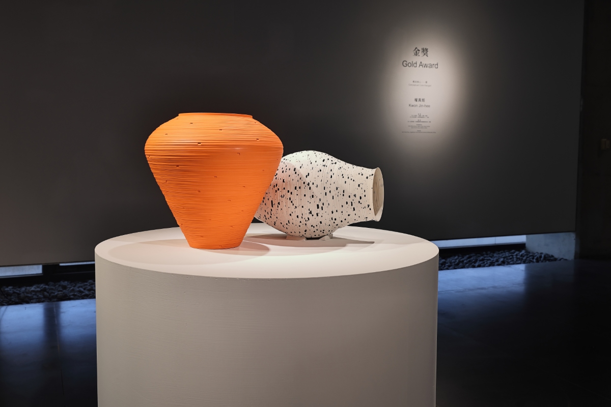 ceramicmagazine's tweet photo. The 2024 Taiwan Ceramics Biennal is on view at the New Taipei City Yingge Ceramics Museum through April 6, 2025

📍 View the photo gallery &amp; discover the winners of the competition: https://t.co/o6UjTZ5sFp https://t.co/sgjXdhsPa2