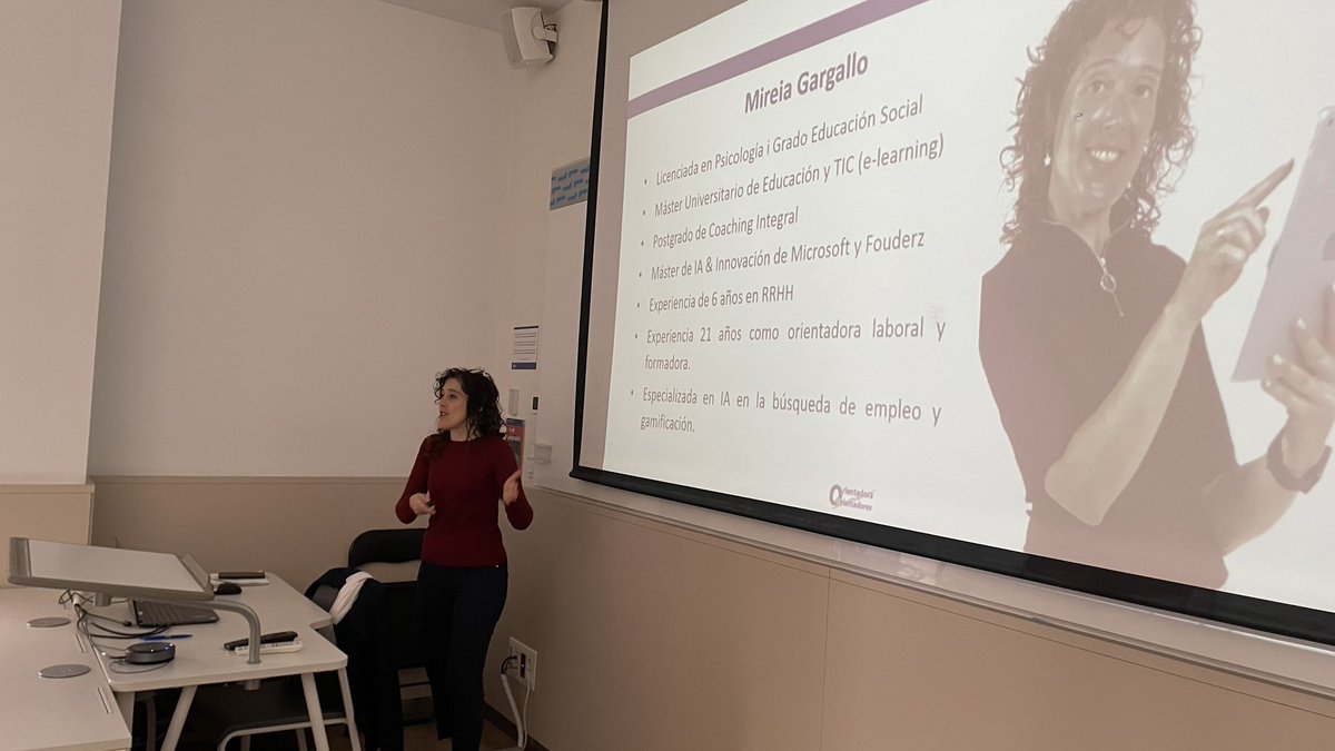 ¿Y qué más os podemos decir en #ESICBCN de la IA? 

Ponecia de mucho lujo de  <a href="/Mireia_Gargallo/">Mireia Gargallo #Interconexiona</a>: ‘Revolucionando los procesos de selección con la IA’