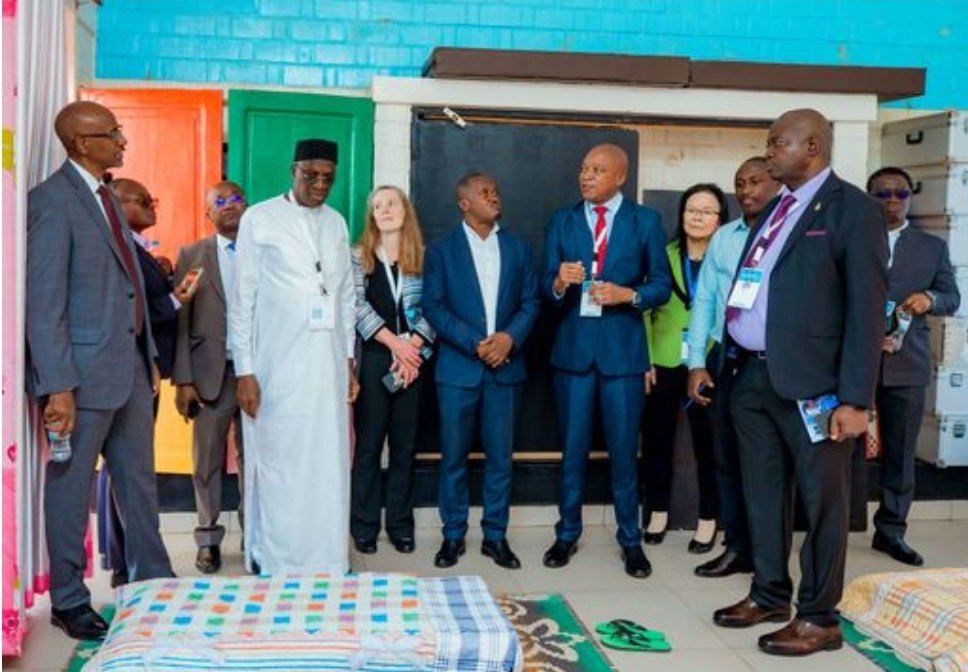 EcdKarama's tweet image. #Ecdkarama Aba Minisitiri bari baherekejwe na Minisitiri wa  #Rwanda_Edu basuye #ECD ya Karama basobanurirwa imikorere y'amarerero n'ingo mbonezamikurire.mbere yo gusoza inama ya  mpuzamahanga ya #AfricaFLEX2024
✍️Teacher Socrate at This institution @kigalitoday @CityofKigali
