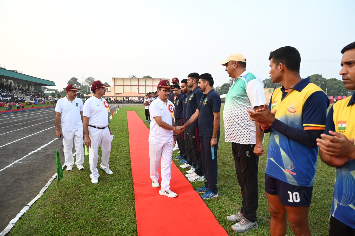 BSFNBFTR's tweet image. Sh Soorya Kant Sharma, IG, esteemed Chief Guest, inaugurated the Inter-Frontier Volleyball, Handball, Basketball &amp;amp; TT Competitions 2024 at Dronacharya Stadium, Kadamtala! Thrilling matches await as @BSFNBFTR hosts this mega sports event from 14-17 Nov 24. #BSF #SportsForUnity