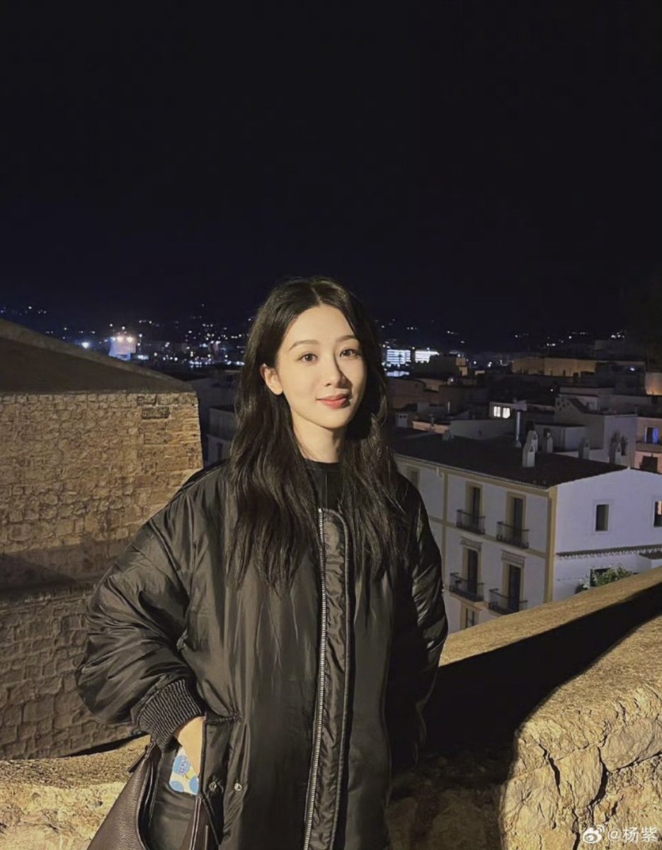 _caitlynT's tweet photo. What are the odds of having these two actors in one picture whom I would love to see working with my lovely girls!
Somin-Jehoon & YangZi-GregHsu π«π«
Hay ya yai!! A fan can dream right?!π« π«
#nextpair #Koreandrama #Chinesedrama
#JungSoMin #YangZi https://t.co/5od3o6xzHG