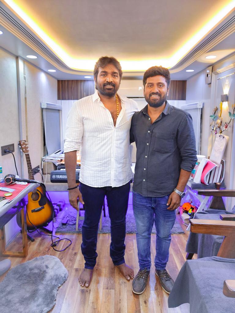 After a long time with <a href="/VijaySethuOffl/">VijaySethupathi</a> 😘Anna ❤️
#SpecialDay Nov14.11.2024