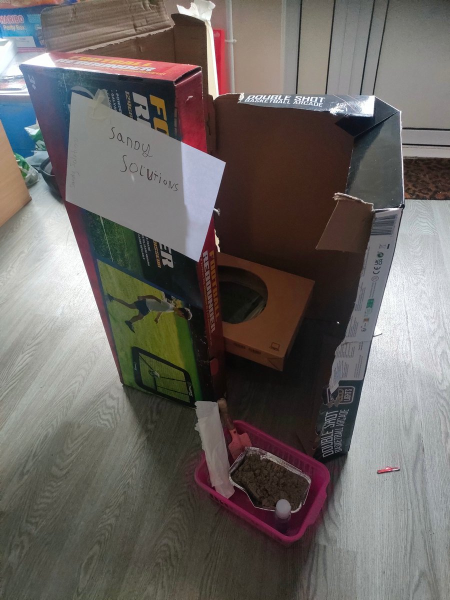 During assembly, we investigated World Toilet Day that lands on 19Nov2024 this year. We used our #metaskills to create models to help us think about different ways everyone could have a toilet. Some fantastic ideas: Composting, vacuum-systems, communal disposal and more🚽 ⭐