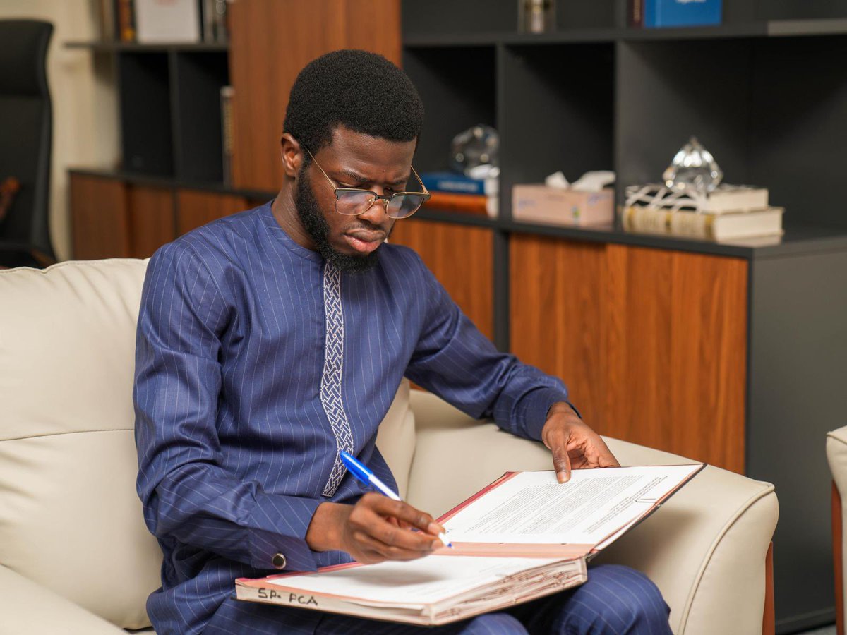 📌Nouvelle renégociation à l’ASER

En seulement 4 mois après son installation, le nouveau Directeur Général de l’ASER a réussi à renégocier deux contrats allant dans le sens de l’accélération de l’accès universel à l’électricité et de la rationalisation des dépenses publiques