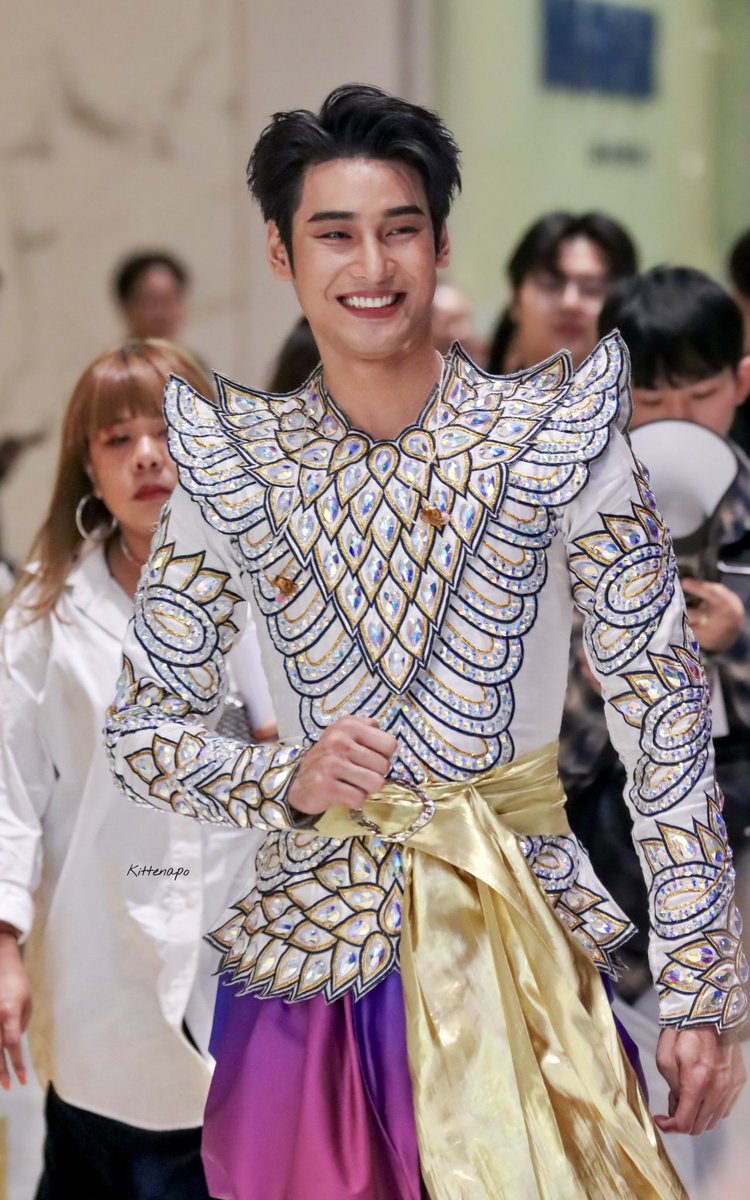 ขออาโปเป็นพระเอกในใจของสาวๆได้มั้ยยยย

FUNTASTIC CELEBRATION WITH APO

#KingPowerFuntasticxAPO
