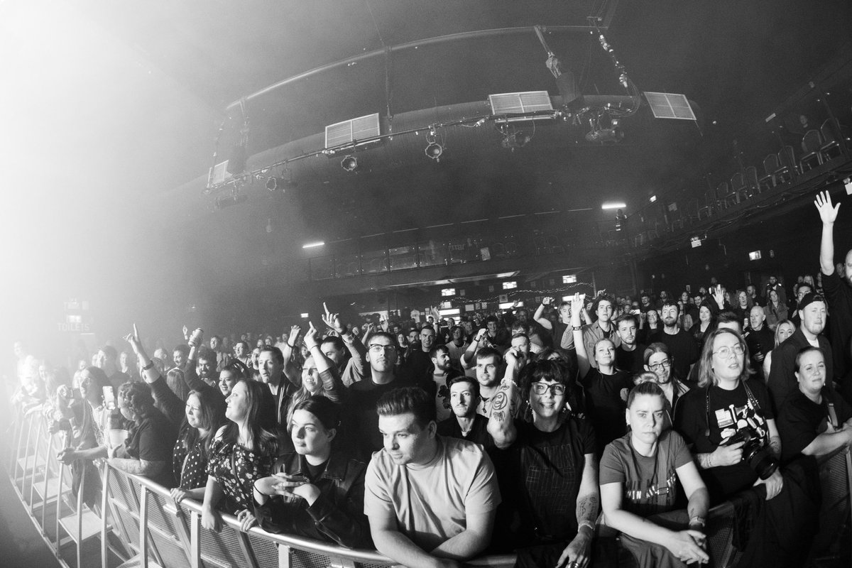 DAYTIME TV (@dttvofficial) on Twitter photo London tonight, letโs get ittttt!! ๐ฅ๐ฅ Last few shows have been solid 10s. Big love to all the new faces and to the heroes that are <a href="/twinatlantic/">Twin Atlantic</a> for having us ๐คx London tonight, letโs get ittttt!! ๐ฅ๐ฅ Last few shows have been solid 10s. Big love to all the new faces and to the heroes that are <a href="/twinatlantic/">Twin Atlantic</a> for having us ๐คx
