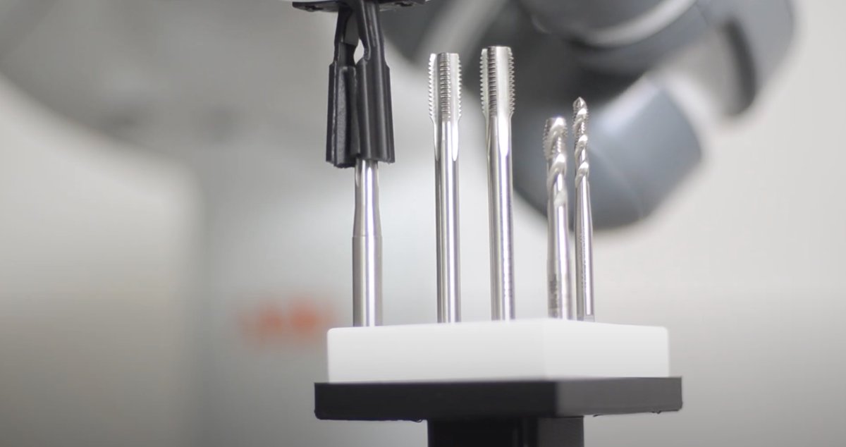 Modul4r_project's tweet image. 𝗔𝗱𝘃𝗮𝗻𝗰𝗲𝗱 𝗱𝗲𝗳𝗲𝗰𝘁 𝗱𝗲𝘁𝗲𝗰𝘁𝗶𝗼𝗻 𝗳𝗼𝗿 𝘁𝗮𝗽𝗽𝗶𝗻𝗴 𝘁𝗼𝗼𝗹𝘀 𝗶𝗻 𝗠𝗢𝗗𝗨𝗟𝟰𝗥!

Let's explore how our MODUL4R partners, @UNINOVA, benefit from #metaverse tools to create modular, synthetic datasets for defect detection in #tappingtools!

→  An inspection…